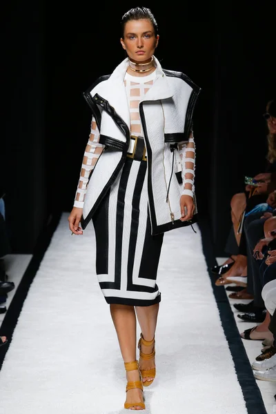 Look 18